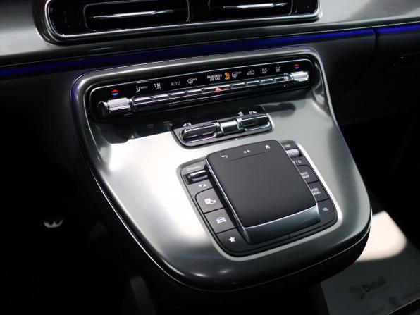 Mercedes-Benz V-Класс III (W447) Рестайлинг 2 с пробегом 2025 года, цена 12 990 000 рублей, 11385 км, минивэн, Автокод Объявления