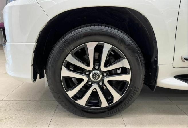 Toyota Land Cruiser 200 Series Рестайлинг 2 с пробегом 2019 года, цена 8 450 000 рублей, 134000 км, внедорожник, Автокод Объявления
