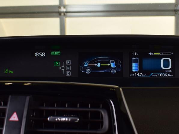 Toyota Prius IV (XW50) с пробегом 2018 года, цена 1 795 995 рублей, 177926 км, лифтбек, Автокод Объявления