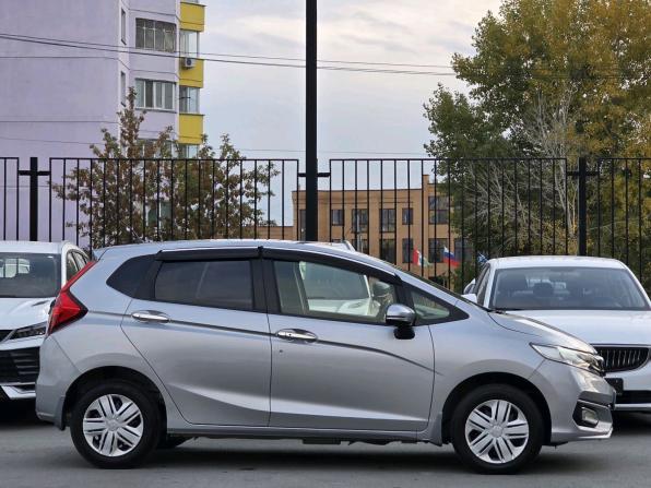 Honda Fit III Рестайлинг с пробегом 2018 года, цена 1 070 000 рублей, 109565 км, хэтчбек, Автокод Объявления