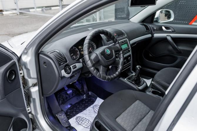 Skoda Octavia II (A5) Рестайлинг с пробегом 2009 года, цена 540 000 рублей, 169029 км, лифтбек, Автокод Объявления