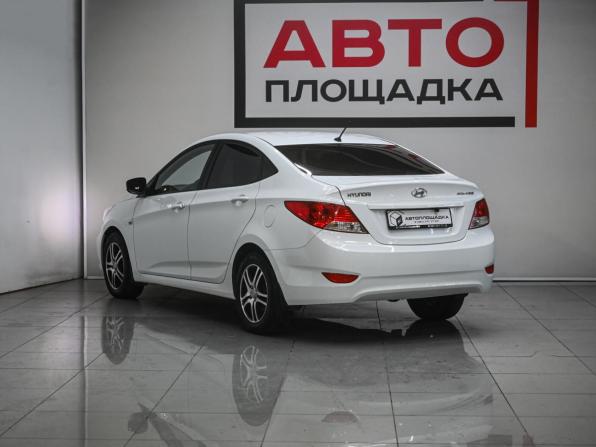 Hyundai Solaris I с пробегом 2013 года, цена 899 000 рублей, 180000 км, хэтчбек, Автокод Объявления