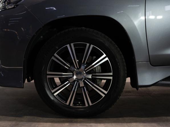 Lexus LX III Рестайлинг 2 с пробегом 2015 года, цена 6 990 000 рублей, 186300 км, внедорожник, Автокод Объявления