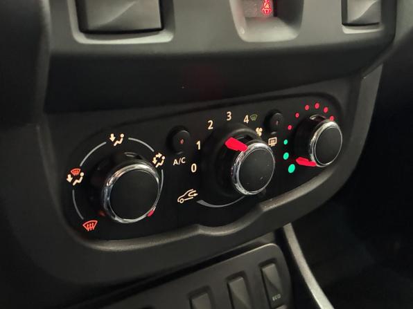 Renault Duster I Рестайлинг с пробегом 2017 года, цена 999 000 рублей, 91000 км, внедорожник, Автокод Объявления