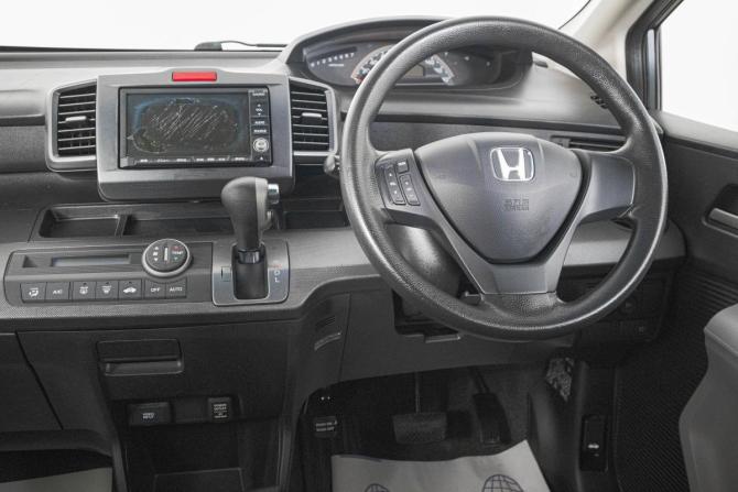Honda Freed I с пробегом 2009 года, цена 899 000 рублей, 182472 км, компактвэн, Автокод Объявления