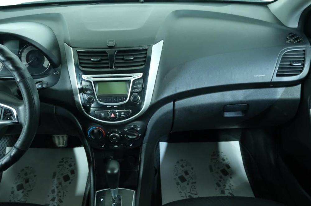 Hyundai Solaris I Омск  - изображение 16