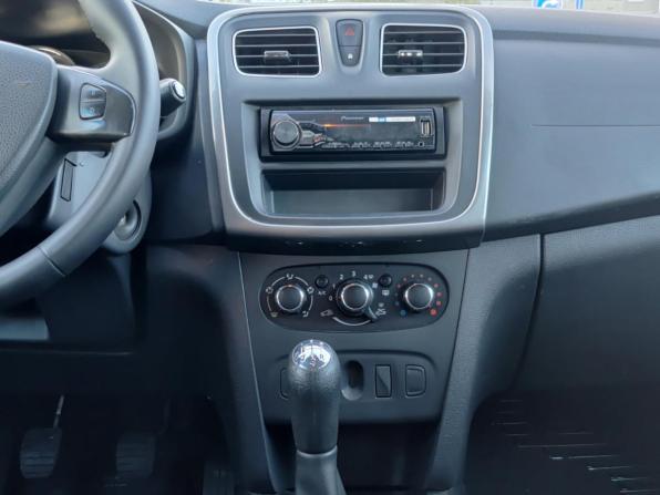 Renault Sandero II с пробегом 2016 года, цена 875 000 рублей, 127266 км, хэтчбек, Автокод Объявления