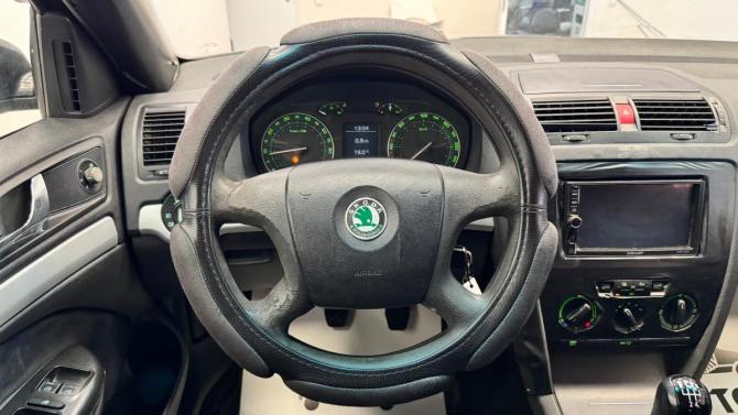 Skoda Octavia II (A5) с пробегом 2008 года, цена 395 000 рублей, 289873 км, лифтбек, Автокод Объявления