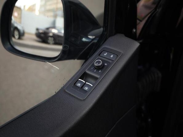 Volkswagen Multivan T6 с пробегом 2016 года, цена 3 990 000 рублей, 204610 км, минивэн, Автокод Объявления
