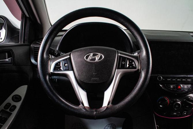Hyundai Solaris I с пробегом 2011 года, цена 649 000 рублей, 259235 км, седан, Автокод Объявления