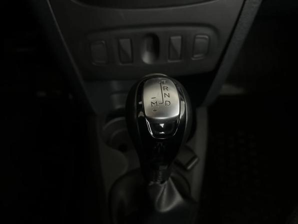 Renault Logan II Рестайлинг с пробегом 2019 года, цена 1 030 000 рублей, 91622 км, седан, Автокод Объявления