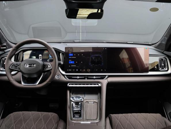 Geely Monjaro I с пробегом 2025 года, цена 4 100 000 рублей, 3000 км, внедорожник, Автокод Объявления