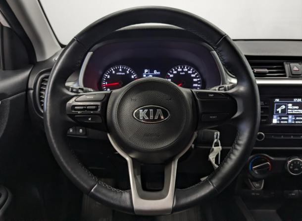 Kia Rio IV Рестайлинг с пробегом 2021 года, цена 1 725 000 рублей, 35989 км, седан, Автокод Объявления