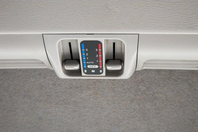 Nissan Serena II (C24) с пробегом 2000 года, цена 649 000 рублей, 256600 км, минивэн, Автокод Объявления