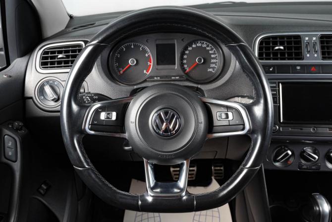 Volkswagen Polo V Рестайлинг с пробегом 2018 года, цена 1 429 000 рублей, 119300 км, седан, Автокод Объявления