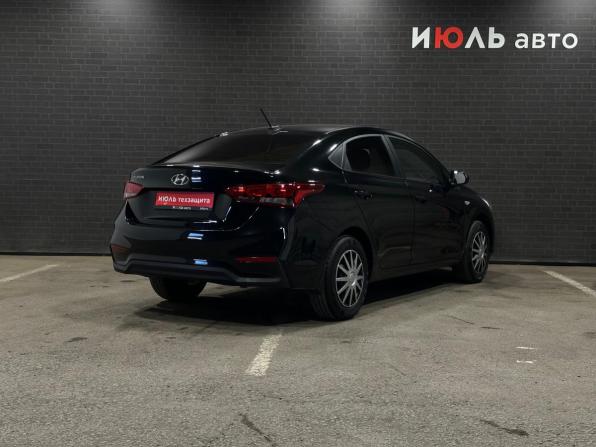 Hyundai Solaris II с пробегом 2017 года, цена 1 040 000 рублей, 133852 км, седан, Автокод Объявления