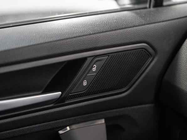 Volkswagen Tiguan II с пробегом 2019 года, цена 2 820 000 рублей, 78273 км, внедорожник, Автокод Объявления