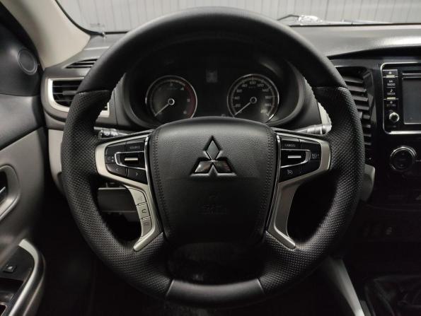 Mitsubishi L200 V Рестайлинг с пробегом 2018 года, цена 1 780 000 рублей, 251967 км, пикап, Автокод Объявления