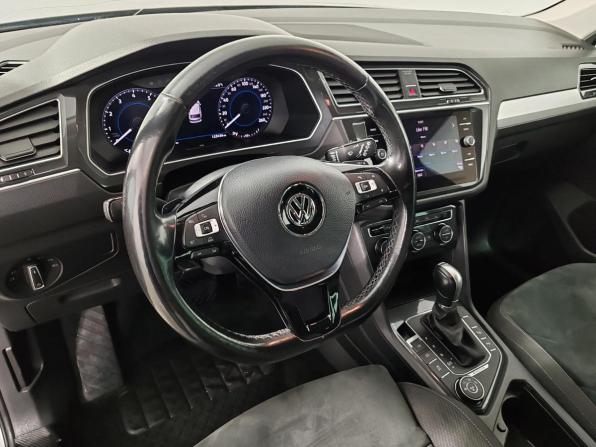 Volkswagen Tiguan II с пробегом 2017 года, цена 2 229 000 рублей, 123455 км, внедорожник, Автокод Объявления