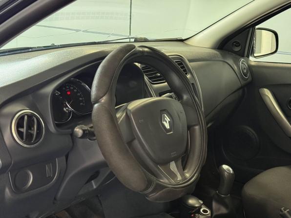 Renault Logan II с пробегом 2015 года, цена 775 000 рублей, 137177 км, седан, Автокод Объявления