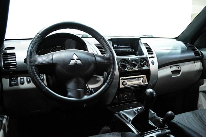 Mitsubishi Pajero Sport II с пробегом 2011 года, цена 1 375 000 рублей, 283000 км, внедорожник, Автокод Объявления