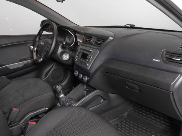 Kia Rio III Рестайлинг с пробегом 2016 года, цена 982 800 рублей, 208000 км, седан, Автокод Объявления