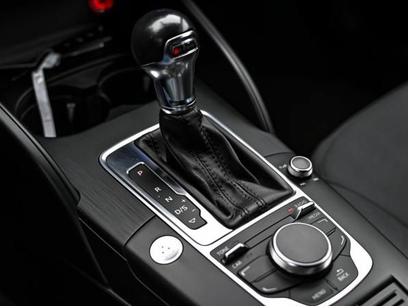 Audi A3 III (8V) с пробегом 2013 года, цена 1 020 000 рублей, 271545 км, седан, Автокод Объявления