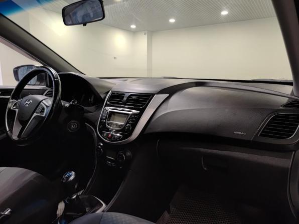 Hyundai Solaris I с пробегом 2012 года, цена 664 000 рублей, 176159 км, хэтчбек, Автокод Объявления
