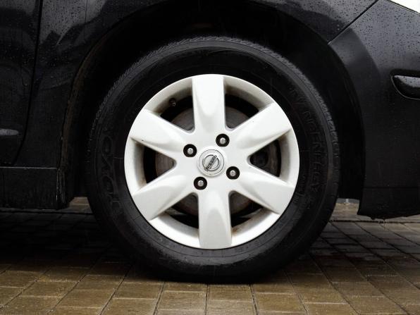 Nissan Tiida I Рестайлинг с пробегом 2011 года, цена 730 000 рублей, 176177 км, хэтчбек, Автокод Объявления