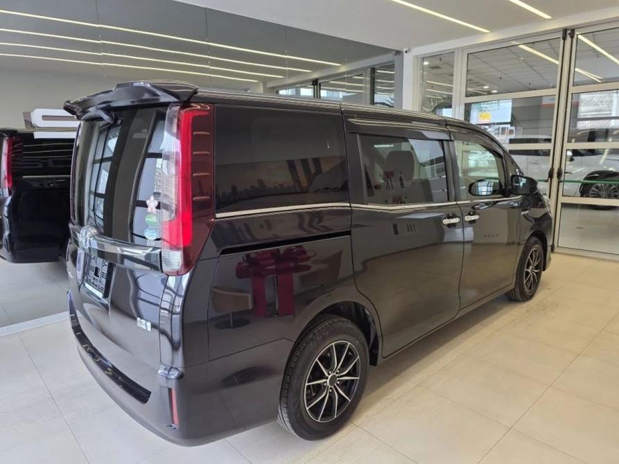Toyota Voxy III (R80) Челябинск  - изображение 4