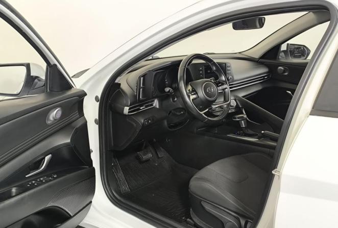 Hyundai Elantra VII (CN7) с пробегом 2021 года, цена 1 765 000 рублей, 43182 км, седан, Автокод Объявления
