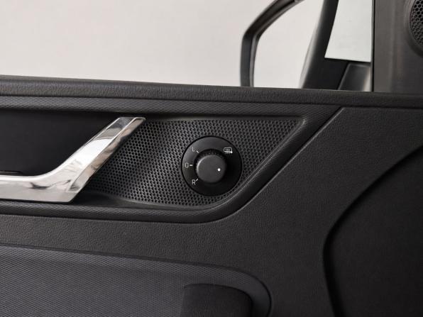 Skoda Rapid I с пробегом 2015 года, цена 679 000 рублей, 318693 км, лифтбек, Автокод Объявления