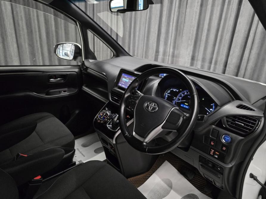 Toyota Esquire I Красноярск  - изображение 11
