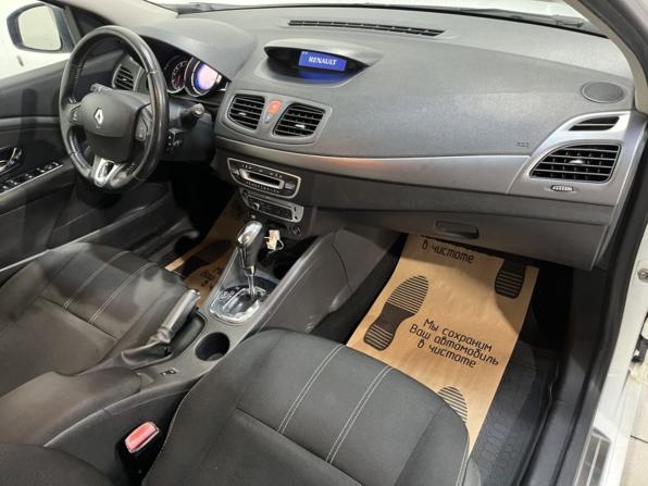 Renault Fluence I Рестайлинг с пробегом 2014 года, цена 935 000 рублей, 122497 км, седан, Автокод Объявления