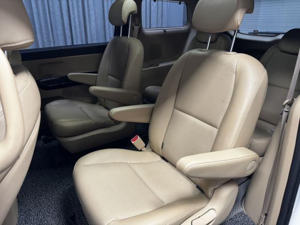 Kia Carnival III с пробегом 2018 года, цена 2 610 000 рублей, 132621 км, минивэн, Автокод Объявления