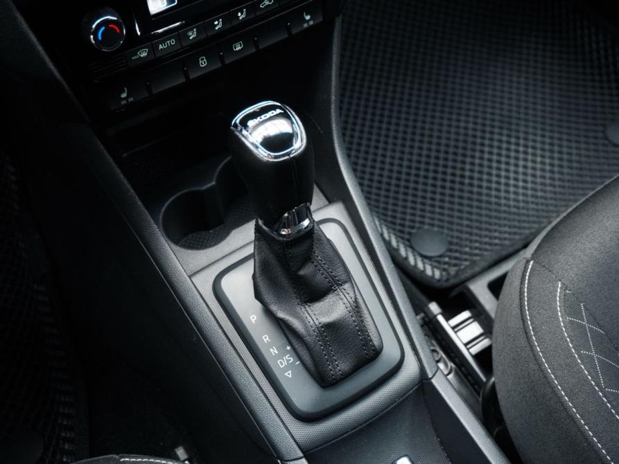 Skoda Rapid I Рестайлинг Ростов-на-Дону  - изображение 18