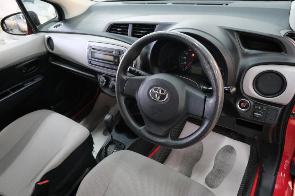Toyota Vitz III (XP130) Омск  - изображение 11