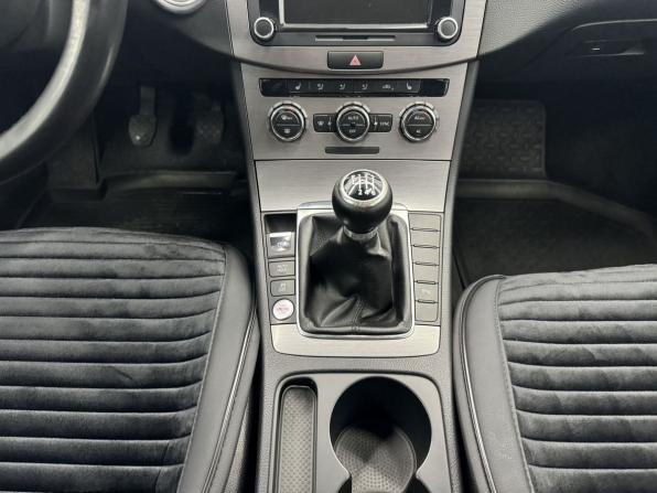 Volkswagen Passat B7 с пробегом 2012 года, цена 1 060 000 рублей, 192285 км, седан, Автокод Объявления