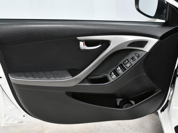 Hyundai Elantra V (MD) Рестайлинг с пробегом 2014 года, цена 947 000 рублей, 201000 км, седан, Автокод Объявления