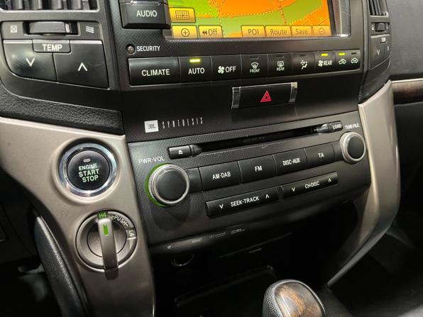 Toyota Land Cruiser 200 Series с пробегом 2011 года, цена 3 090 000 рублей, 252327 км, внедорожник, Автокод Объявления