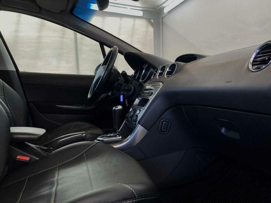 Peugeot 308 I Москва  - изображение 10