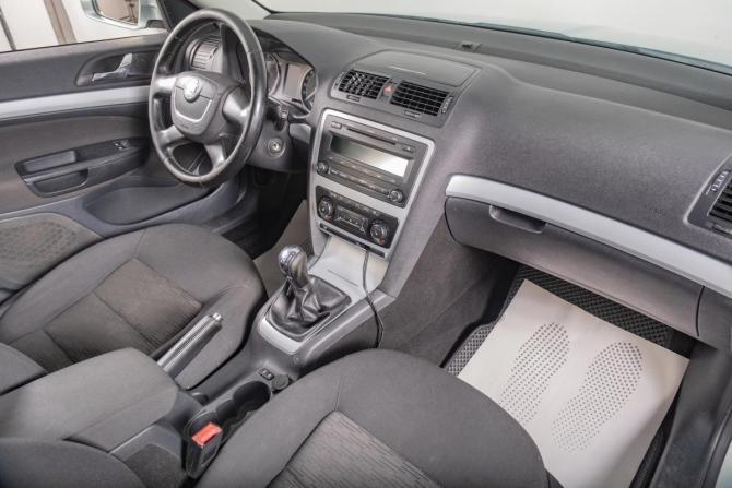 Skoda Octavia II (A5) Рестайлинг с пробегом 2010 года, цена 799 000 рублей, 231132 км, лифтбек, Автокод Объявления