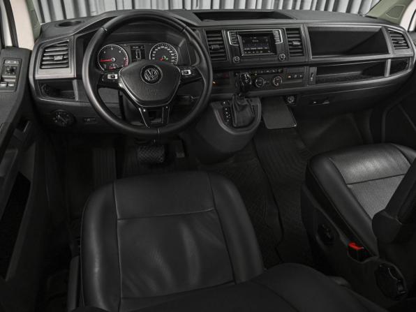 Volkswagen Caravelle T6 с пробегом 2015 года, цена 3 432 000 рублей, 231229 км, минивэн, Автокод Объявления