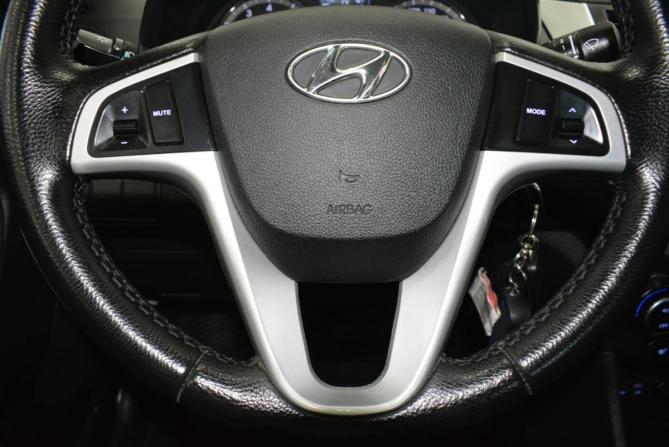 Hyundai Solaris I Рестайлинг с пробегом 2016 года, цена 1 035 000 рублей, 89000 км, седан, Автокод Объявления
