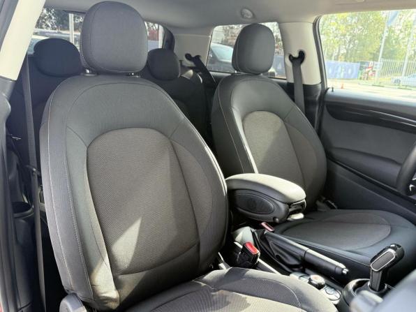 Mini Hatch III (F55/F56) Рестайлинг с пробегом 2021 года, цена 2 490 000 рублей, 22443 км, хэтчбек, Автокод Объявления