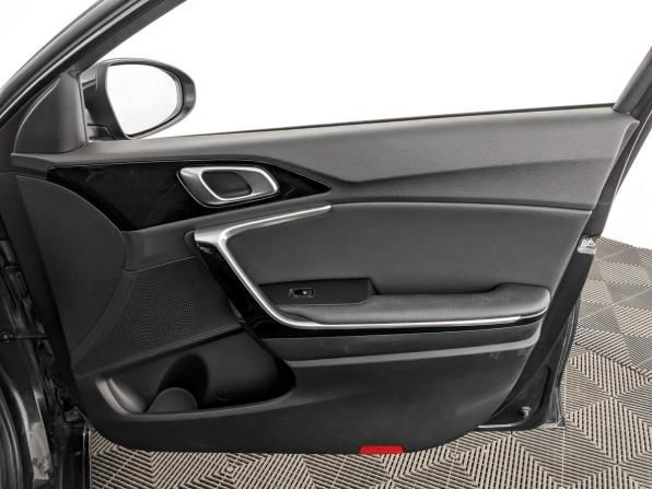 Kia Ceed III с пробегом 2018 года, цена 1 335 000 рублей, 172500 км, хэтчбек, Автокод Объявления