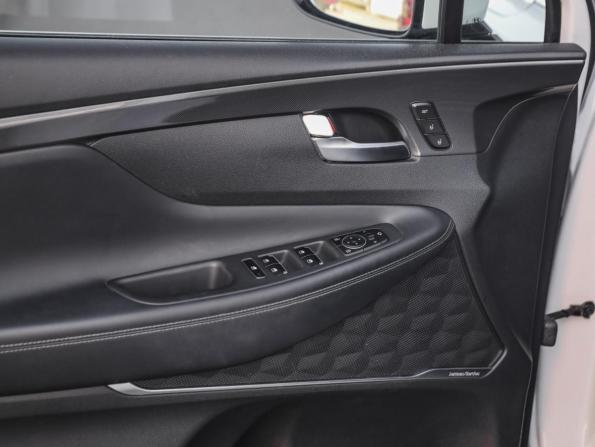 Hyundai Santa Fe IV Рестайлинг с пробегом 2021 года, цена 3 579 000 рублей, 91361 км, внедорожник, Автокод Объявления