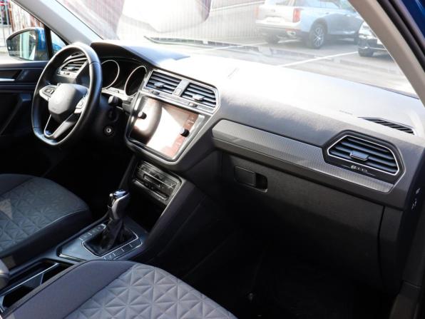 Volkswagen Tiguan II Рестайлинг с пробегом 2021 года, цена 2 400 000 рублей, 66145 км, внедорожник, Автокод Объявления