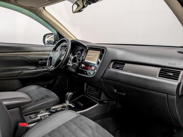 Mitsubishi Outlander III Рестайлинг 3 с пробегом 2021 года, цена 2 750 000 рублей, 111269 км, внедорожник, Автокод Объявления