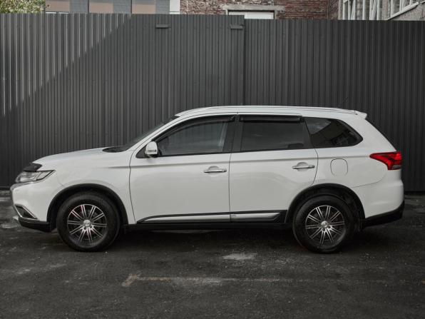 Mitsubishi Outlander III Рестайлинг 2 с пробегом 2015 года, цена 1 690 000 рублей, 224079 км, внедорожник, Автокод Объявления